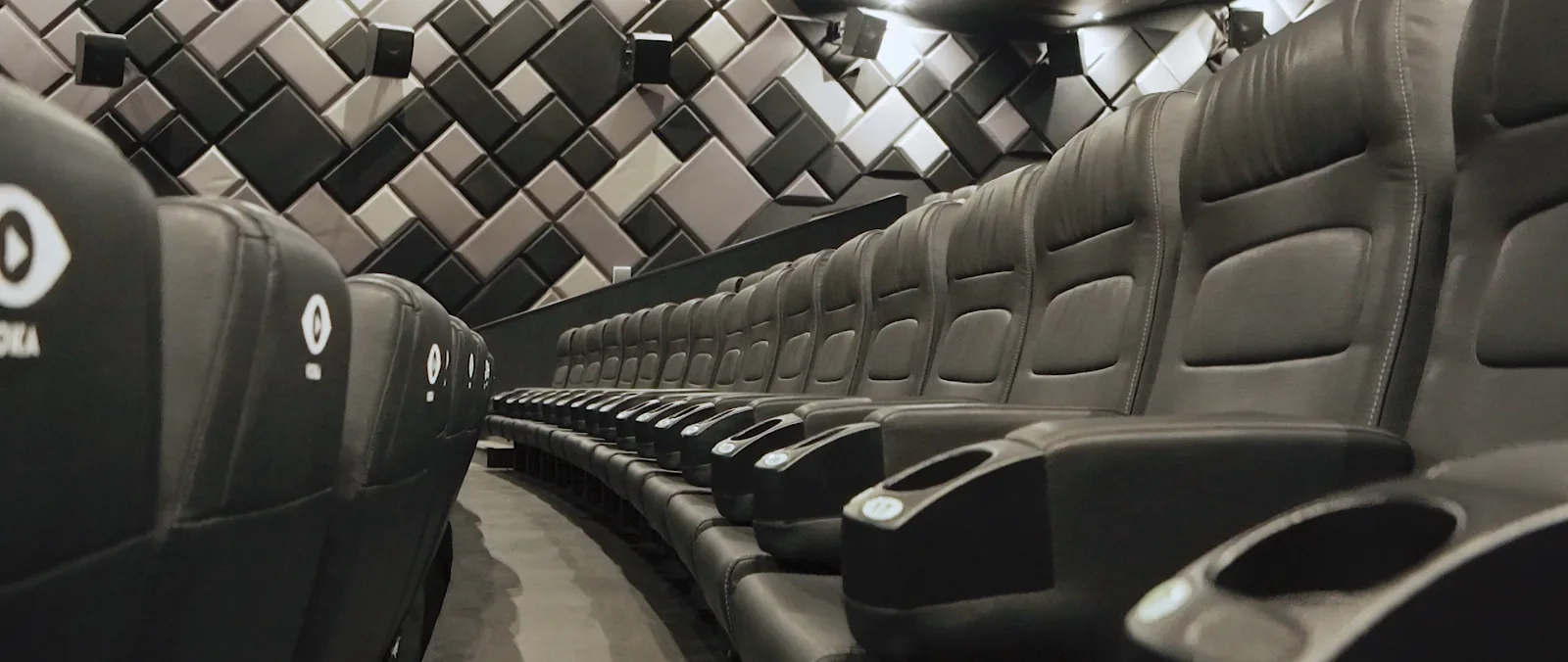 IMAX Director Kevin Douglas Sells $21.5 Million in Company Shares