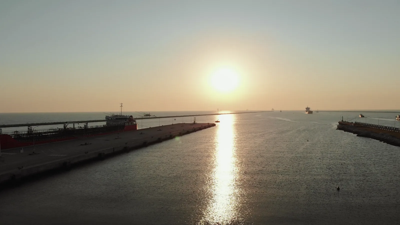 Saudi Aramco Diverts Crude Exports to Yanbu as Pipeline Hits Capacity