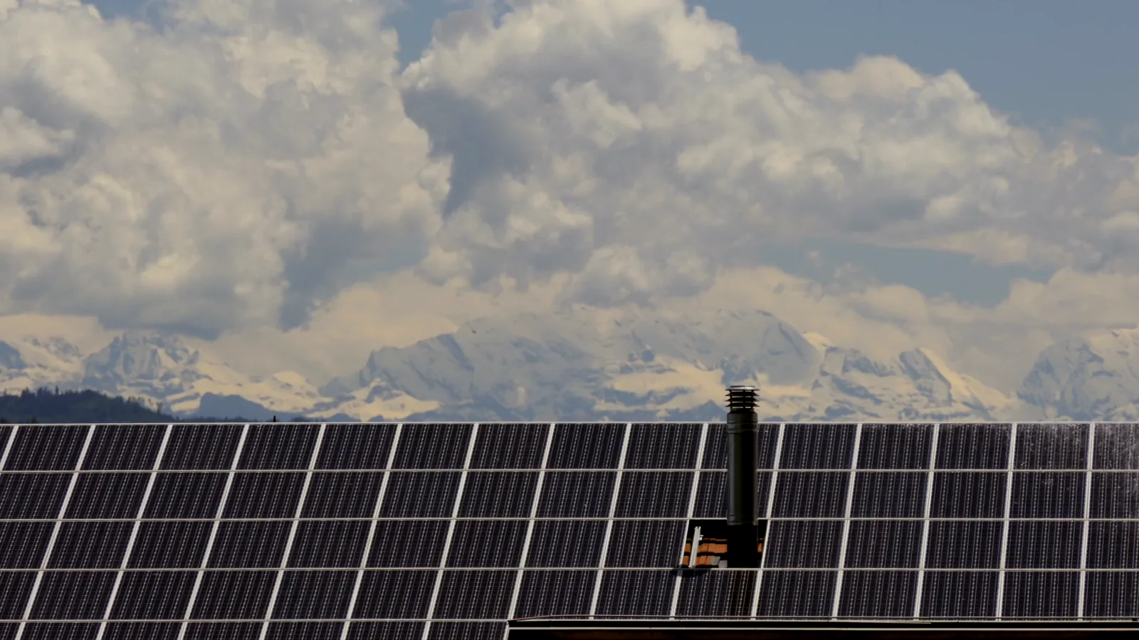 Austrian Study: Land Use for 90 TWh Solar Targets Requires 5-16% of Crop Area