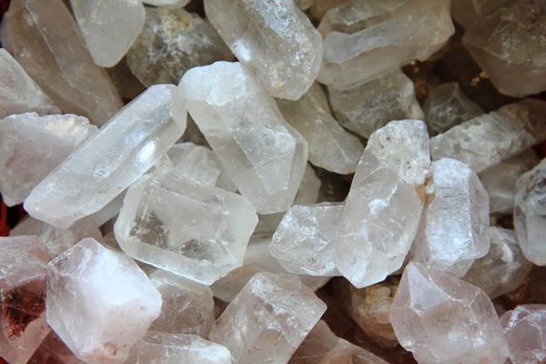 Price of Chinese Quartz Crystal Plummets to $118/Ton