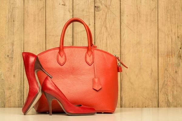 Which Country Exports the Most Luggage and Handbags in the World?