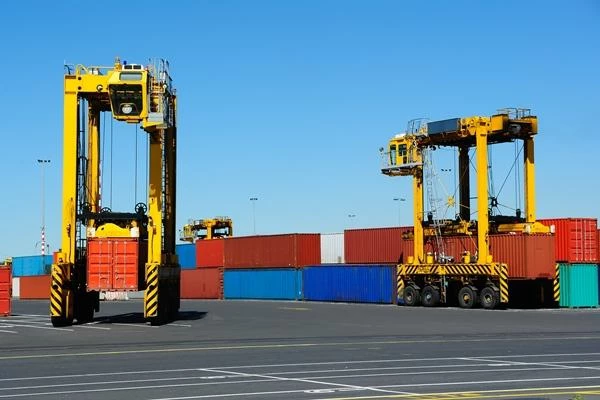 Import of Cranes Soars by 56% to $54M in June 2023 in UK