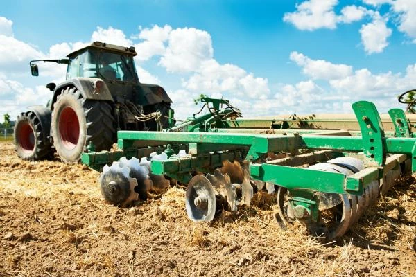 15% Surge Sends UK Plough Prices Soaring to $2,932 per Unit