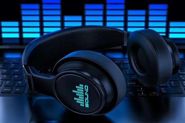 China's Headphone Export Falls Modestly to $356M in April 2023