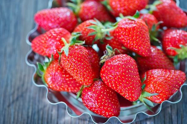 Strawberry Price in Canada Declines Notably to $4,540 per Ton