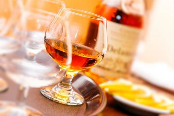 Frances Raises Whisky Prices Slightly to $7.0 per Litre
