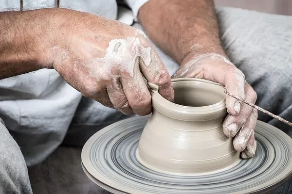 Poland's Common Pottery Import Declines to $86 Million in 2023